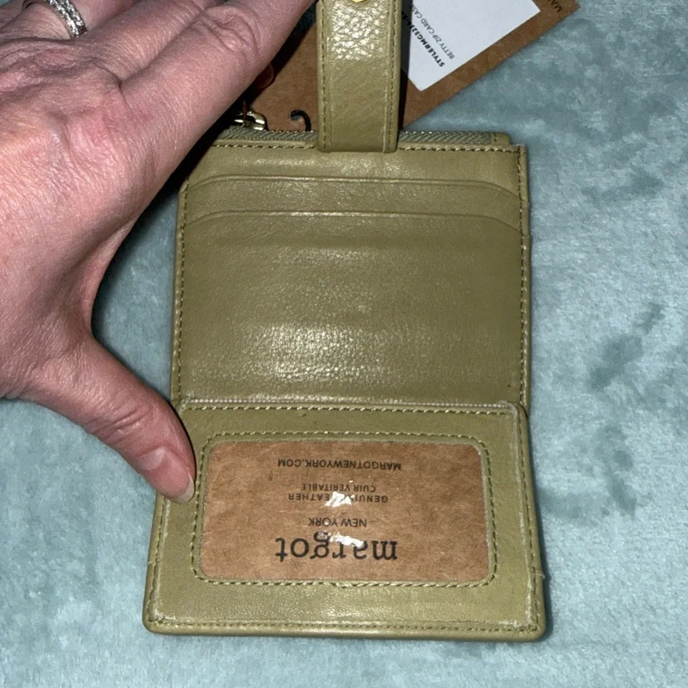 Margot New York Betty Zip Card Case Green